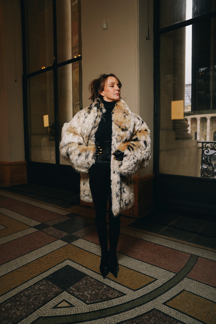 Návod, jak nosit kožich podle Philippine – outfit vynesla na přehlídku Schiaparelli
Návod, jak nosit kožich podle Philippine – outfit vynesla na přehlídku Schiaparelli