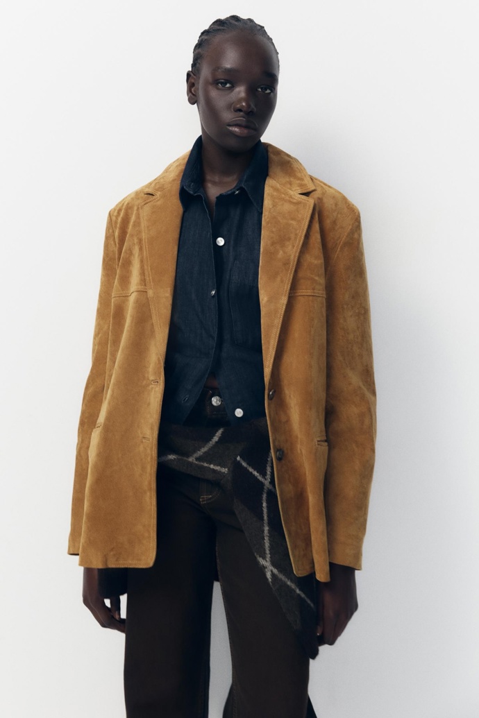 Semišové sako, Zara, 3599 Kč
Semišové sako, Zara, 3599 Kč