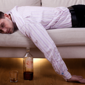 Alkoholu propadá stále více lidí a těla vysílají varovné signály
Alkoholu propadá stále více lidí a těla vysílají varovné signály