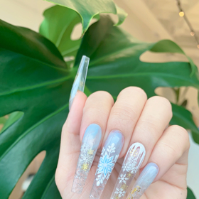 Nail design se zimními motivy Nail design se zimními motivy