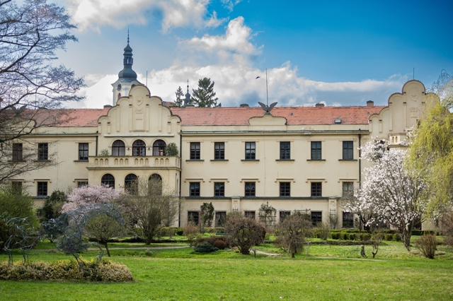 Zámecký park, růžová zahrada a káva na nádvoří: Častolovice jsou snem pro romantické duše