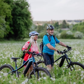 Elektrokolo je skvělou formou sportu. Můžete vyrazit sami, s partnerem nebo v klubu.
Elektrokolo je skvělou formou sportu. Můžete vyrazit sami, s partnerem nebo v klubu.