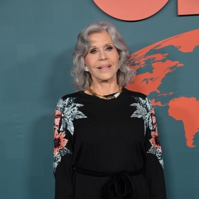 Herečka Jane Fonda rozbila oblíbenou černou zajímavým vzorem, který nepůsobí lacině ani na zralé ženě
Herečka Jane Fonda rozbila oblíbenou černou zajímavým vzorem, který nepůsobí lacině ani na zralé ženě