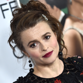 Helena Bonham Carter se narodila 26. května roku 1966. Její styl i image se dost často liší od ostatních hollywoodských hvězd, ale je to právě to, co dělá tuto krásnou herečku tak charismatickou. 
