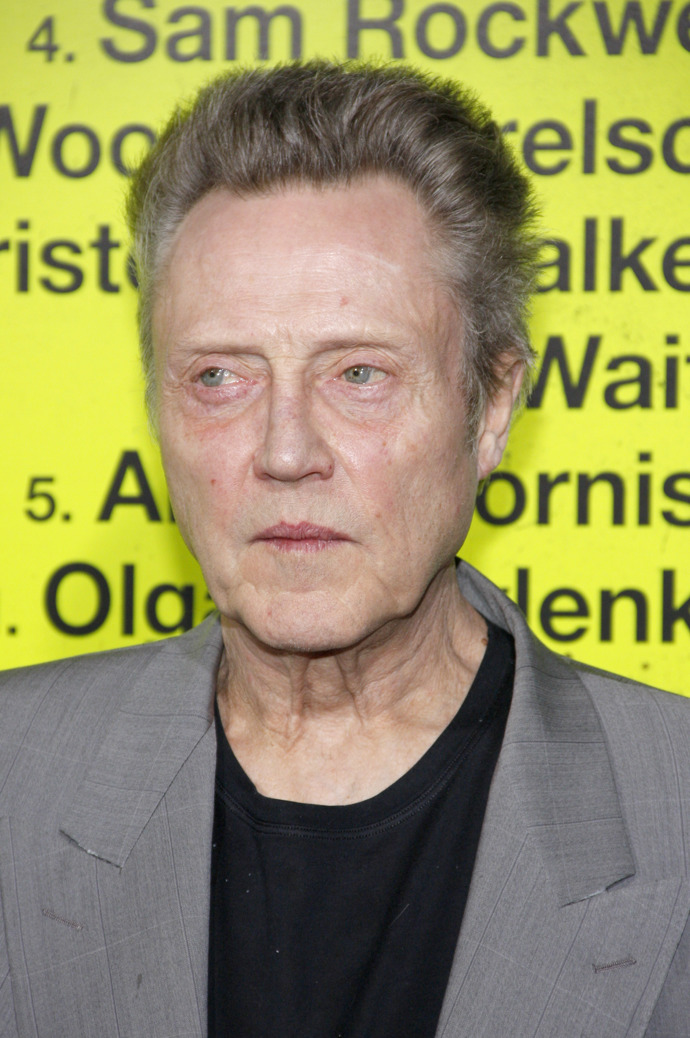 Christopher Walken se narodil 31. března roku 1943. Když se podíváte na hercovu tvář, nevidíte andělské rysy, ale někoho, z koho čiší respekt a možná o strach. I díky tomu jsou jeho role záporných postav tak dokonalé. 
