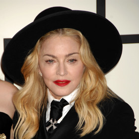 Dříve Madonna vypadala úplně jinak, její přirozený vzhled byl mnohem blíže realitě, než jak se nyní prezentuje na sociálních sítích.
Dříve Madonna vypadala úplně jinak, její přirozený vzhled byl mnohem blíže realitě, než jak se nyní prezentuje na sociálních sítích.