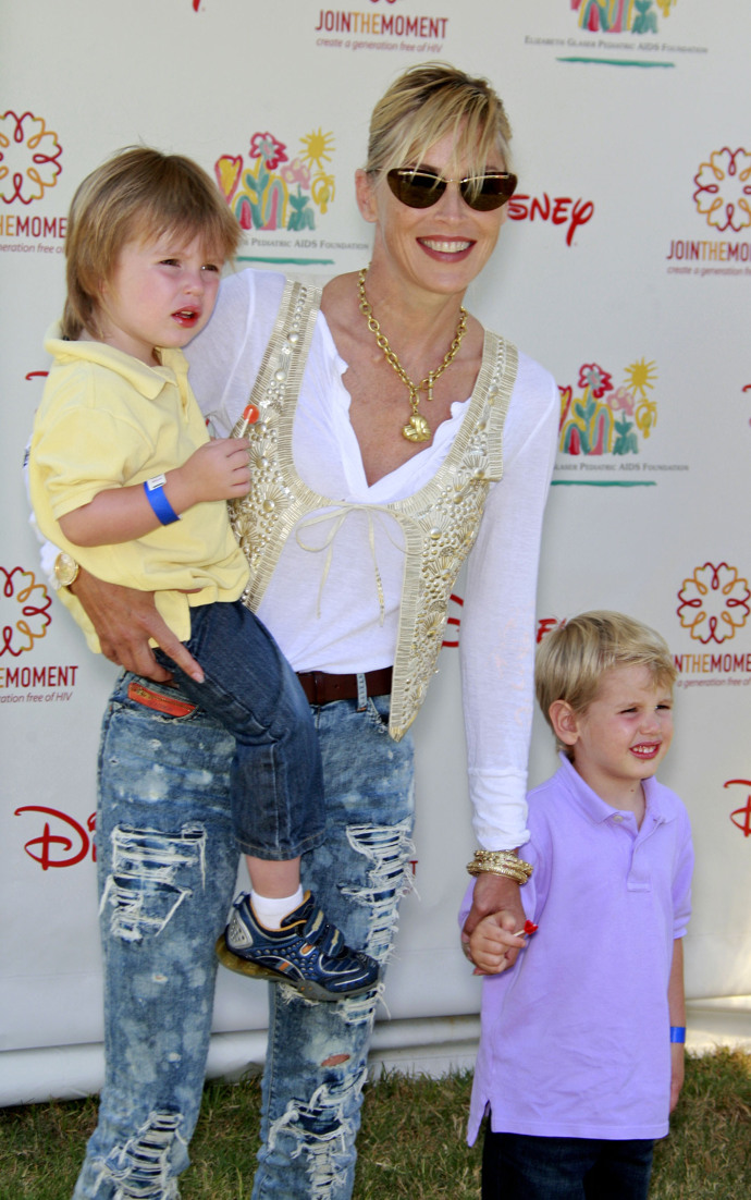 Sharon Stone a synové
Sharon Stone a synové