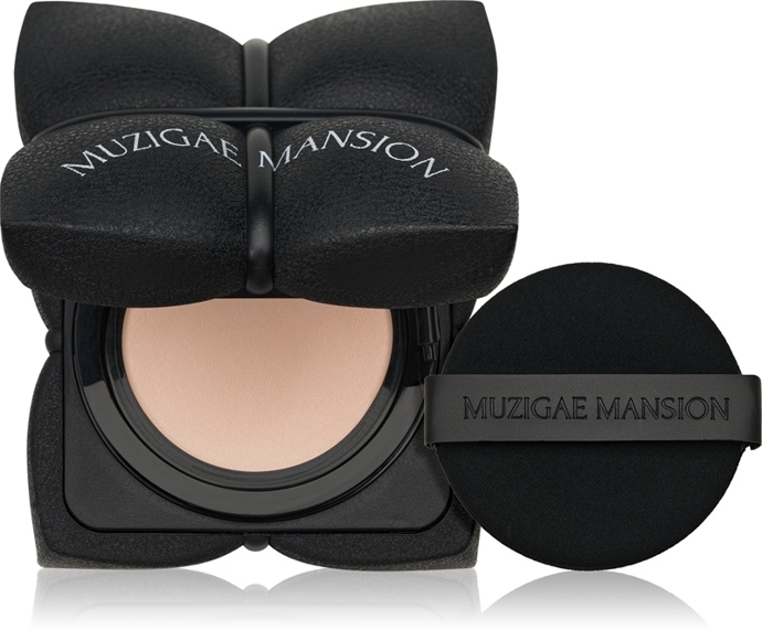 Sleek Matt Cushion dlouhotrvající make-up v houbičce SPF 50+ pro dokonalý vzhled, Muzigae Mansion, 610 Kč
