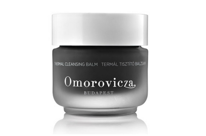 Termální odličovací balzám 
Čistící balzám na olejové bázi od maďarské značky Omorovicza

Omorovicza Thermal Cleansing Balm neoobsahuje parabeny, sulfáty ani ftaláty, má hluboce čistící účinky. Dokonale odlíčí i voděodolný make-up a řasenku. 

K dostání v Ingredients, www.ingredients-store.cz