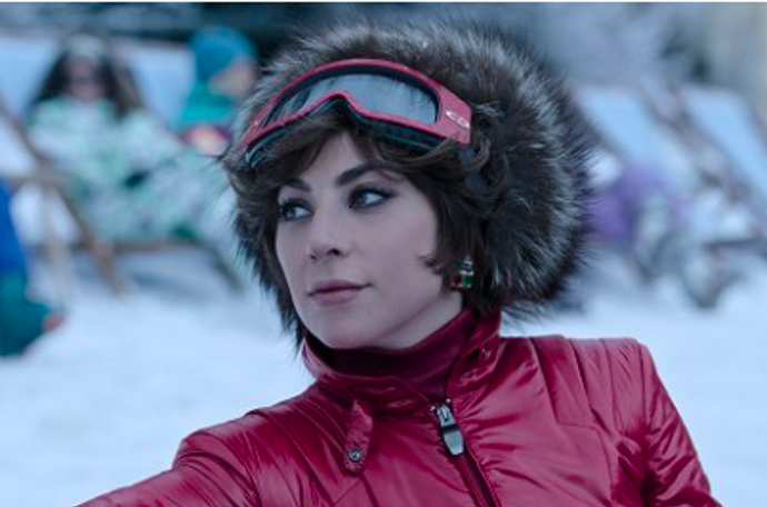 Záběry z filmu Klan Gucci, kde si Patrizii Reggiani zahrála Lady Gaga
