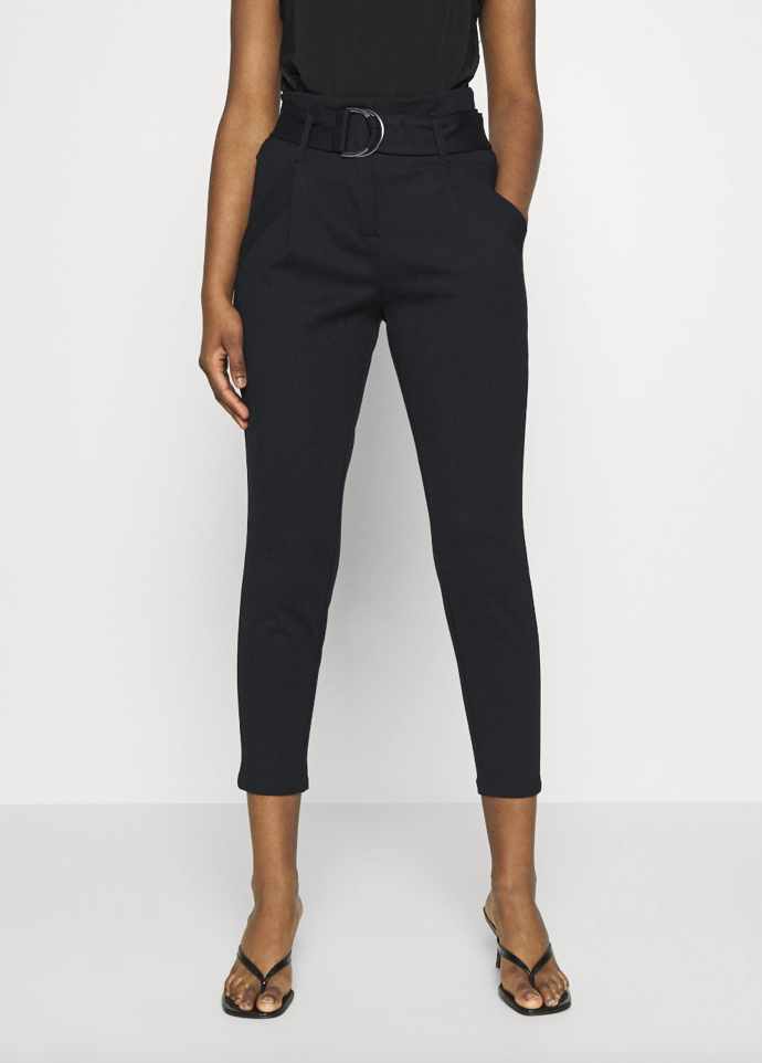 Vero Moda Petite VMBAILEY PAPERBAG BELT PANTS - Kalhoty 1 080,00 Kč
