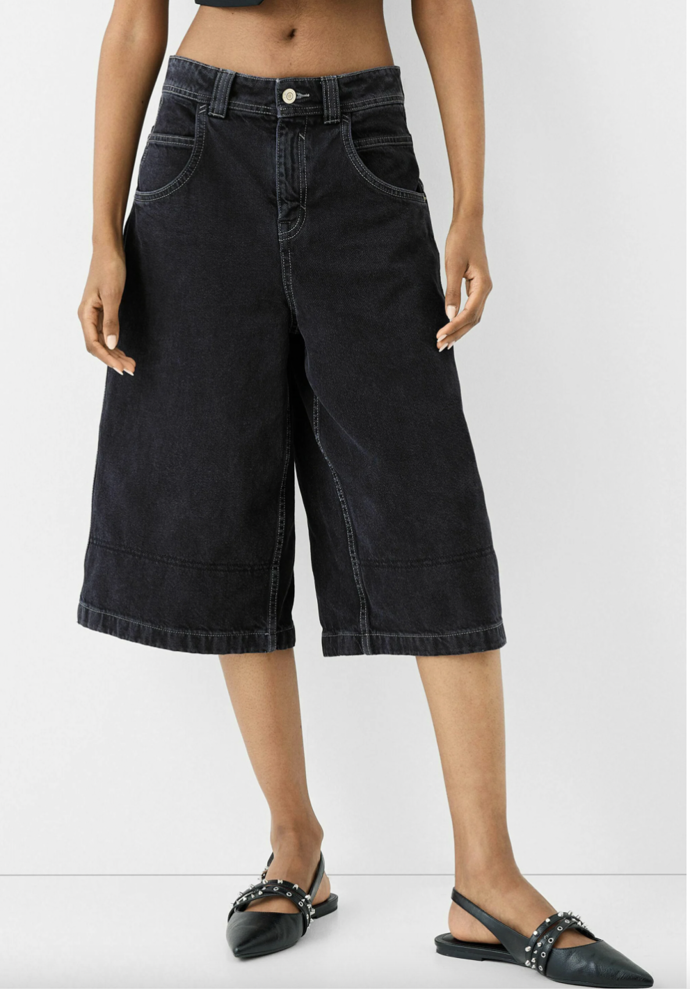 Bershka BAGGY - BERMUDA - Džínové kraťasy 579,00 Kč
