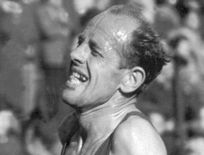 Emilův umučený výraz při běhu byl častým terčem otázek novinářů
Emilův umučený výraz při běhu byl častým terčem otázek novinářů