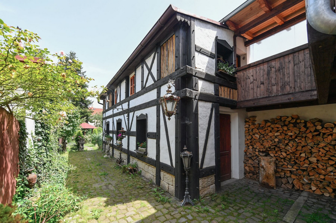 Galerie: Historický dům v Bělé pod Bezdězem
