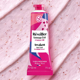 Rozjasňující peeling s ramenem sličným jemně odstraňuje odumřelé kožní buňky a nečistoty a pleť okamžitě projasňuje. 139 Kč
Rozjasňující peeling s ramenem sličným jemně odstraňuje odumřelé kožní buňky a nečistoty a pleť okamžitě projasňuje. 139 Kč