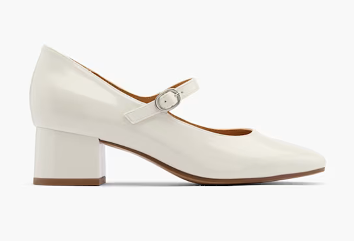 Lodičky s řemínkem, 699 Kč
Lodičky s řemínkem, 699 Kč