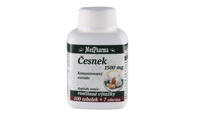 Česnek setý (Allium sativum) je cibulovitá vytrvalá rostlina s charakteristickým aroma. Konzumace česneku v syrovém stavu může dráždit u některých citlivých jedinců žaludek, při tepelném zpracování se však jeho pozitivní účinky velmi minimalizují. Doporučuje se dlouhodobé užívání česneku v syrovém stavu nebo v tobolkách. Česnek přispívá k normální funkci obranyschopnosti organismu, normální činnosti srdce a hladině cholesterolu. 99 Kč
Česnek setý (Allium sativum) je cibulovitá vytrvalá rostlina s charakteristickým aroma. Konzumace česneku v syrovém stavu může dráždit u některých citlivých jedinců žaludek, při tepelném zpracování se však jeho pozitivní účinky velmi minimalizují. Doporučuje se dlouhodobé užívání česneku v syrovém stavu nebo v tobolkách. Česnek přispívá k normální funkci obranyschopnosti organismu, normální činnosti srdce a hladině cholesterolu. 99 Kč