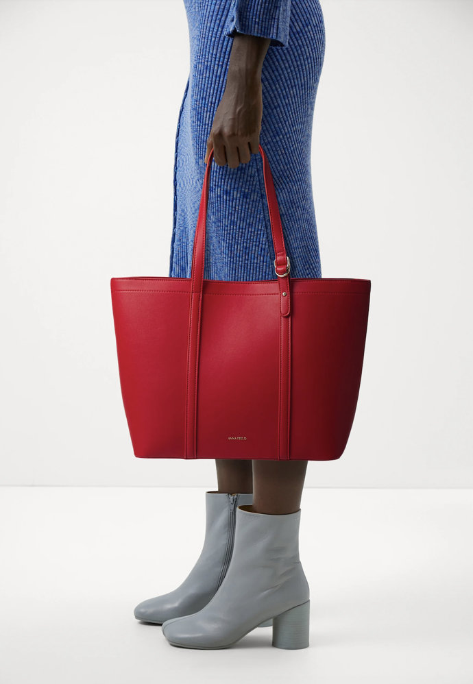 Anna Field, velká kabelka červená, Zalando, 630 Kč
