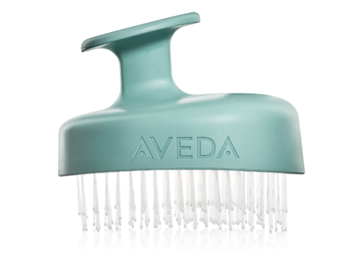 Masážní pomůcka na vlasy, Aveda, 784 Kč
