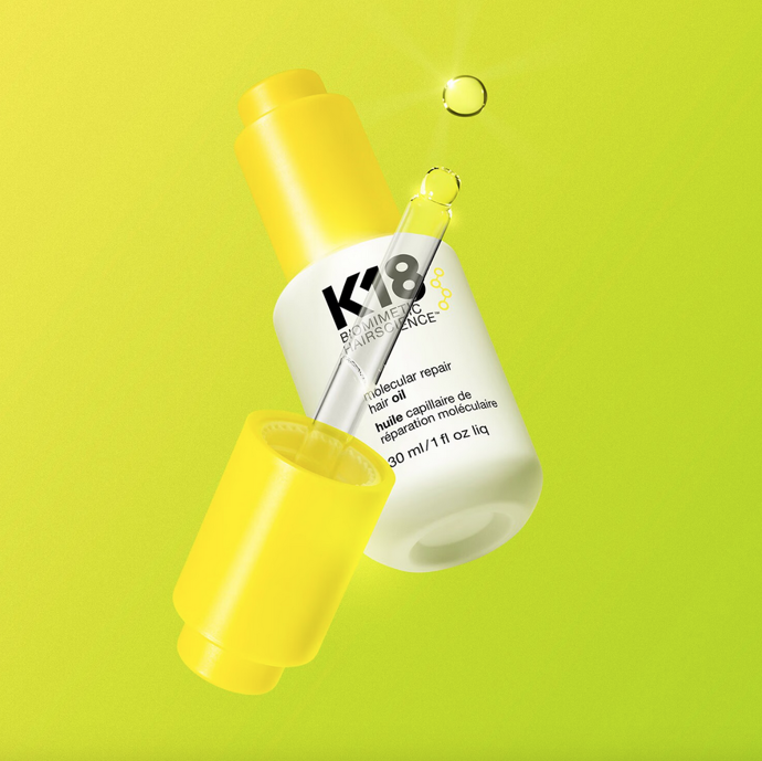 Tento lehký biotechnologický olej K18 Molecular Repair Hair Oil působí na všechny typy vlasů, které posiluje, regeneruje poškození, potlačuje krepatění na dvou úrovních vlasového vlákna a zvyšuje lesk. 1790 Kč
Tento lehký biotechnologický olej K18 Molecular Repair Hair Oil působí na všechny typy vlasů, které posiluje, regeneruje poškození, potlačuje krepatění na dvou úrovních vlasového vlákna a zvyšuje lesk. 1790 Kč