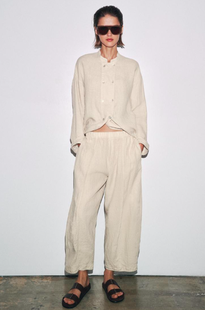 Lněná košilová bunda, Zara, 1299 Kč
Lněné kalhoty, Zara, 1499 Kč
