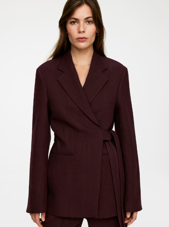 Lněný blejzr, ARKET, 99,50 eur
