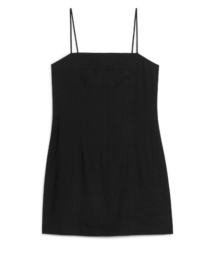 Lněné šaty, ARKET, 31,60 eur
