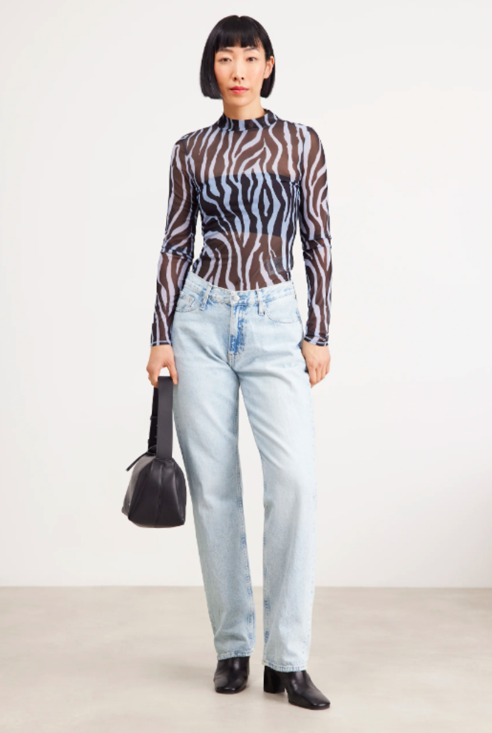Džíny se sníženým pasem, Calvin Klein Jeans, 2990 Kč
