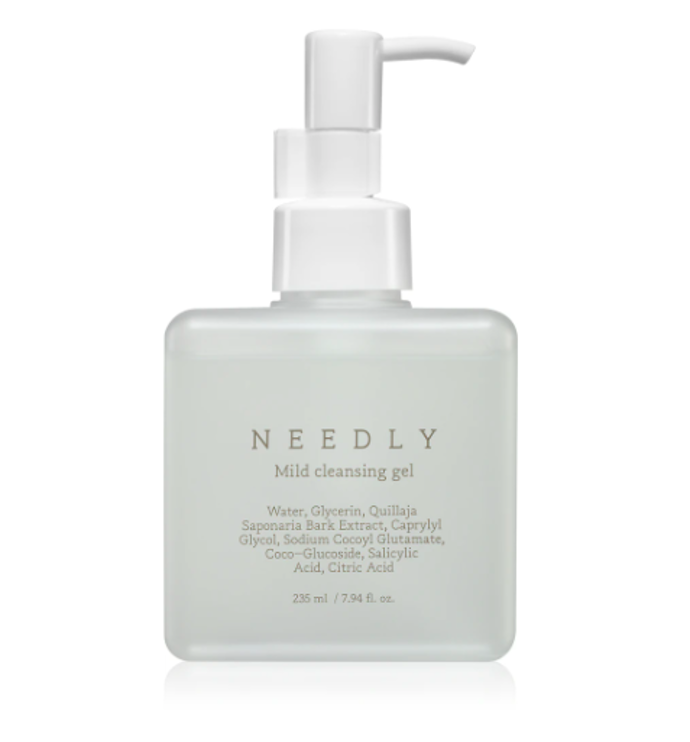 Jemný čisticí gel, Needly, 530 Kč
Jemný čisticí gel, Needly, 530 Kč