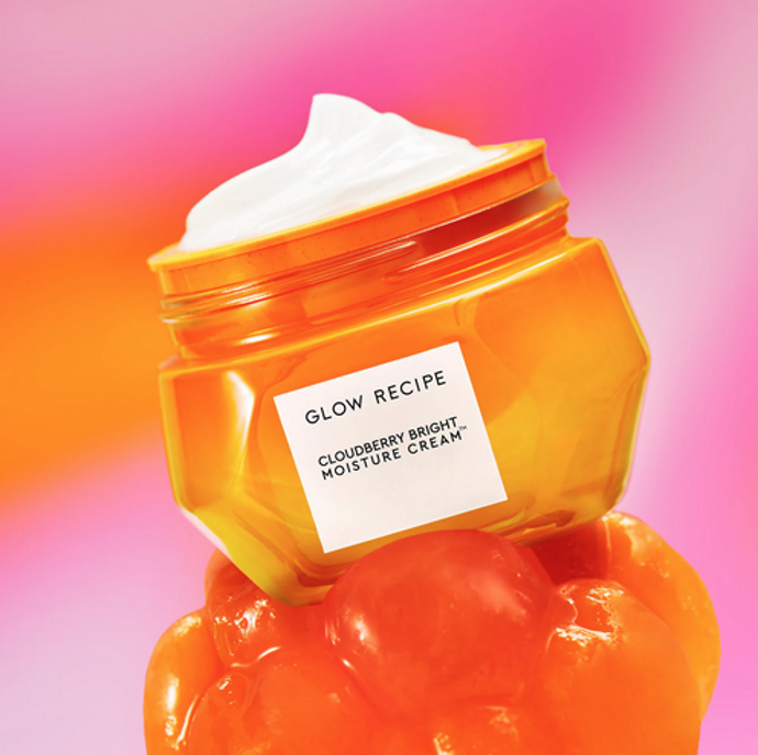 Hydratační krém GLOW RECIPE Cloudberry Bright bohatý na antioxidanty, který poskytuje hloubkovou a dlouhotrvající hydrataci, 1220 Kč
Hydratační krém GLOW RECIPE Cloudberry Bright bohatý na antioxidanty, který poskytuje hloubkovou a dlouhotrvající hydrataci, 1220 Kč