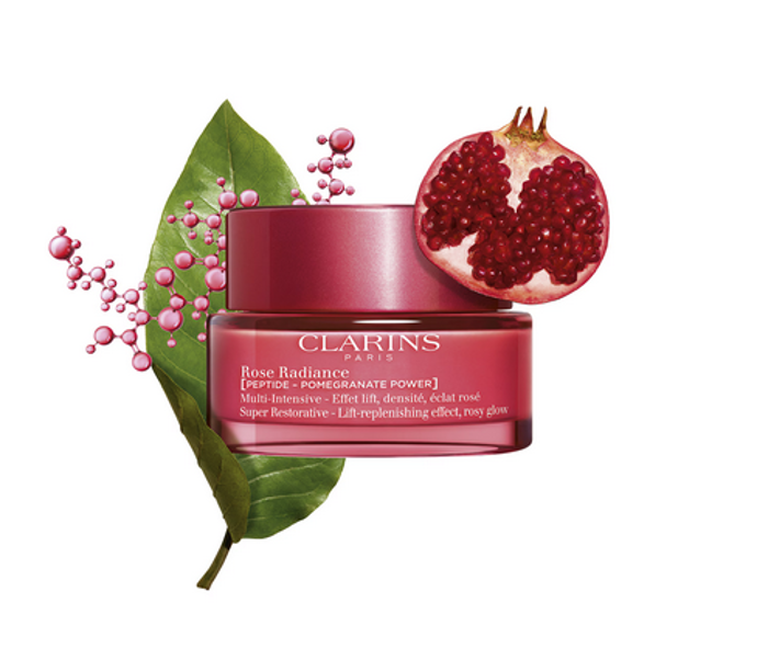 Rose Radiance pomáhá vyplnit, zpevnit a vyhladit pleť a zároveň ji zalije okamžitým a dlouhotrvajícím růžovým projasněním. 2930 Kč
Rose Radiance pomáhá vyplnit, zpevnit a vyhladit pleť a zároveň ji zalije okamžitým a dlouhotrvajícím růžovým projasněním. 2930 Kč
