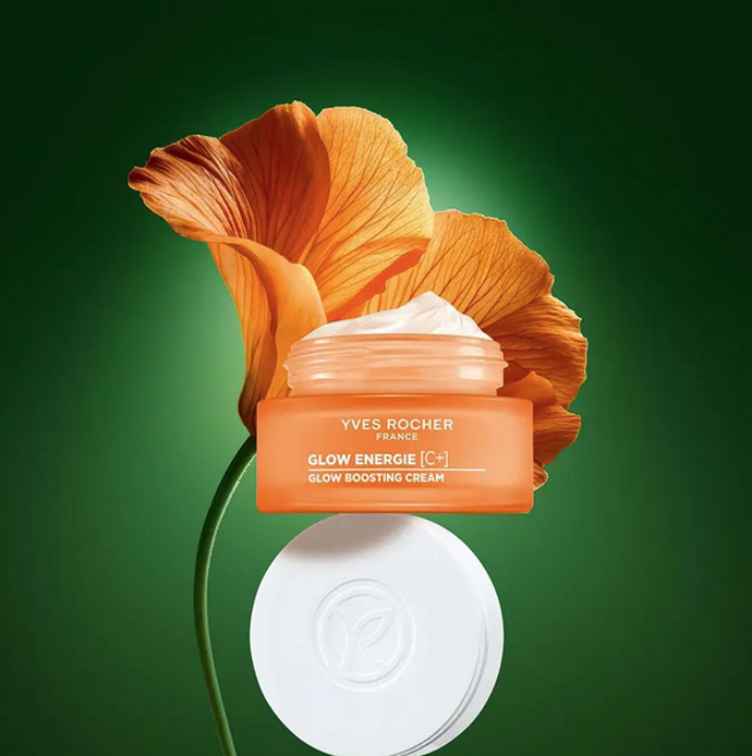 Denní krém Glow Energy rozjasňuje pleť a okamžitě zaručí o 84 % více jasu pleti. Již po první aplikaci je pleť hydratovaná, vyhlazená a září zdravím. Po 4 týdnech je textura pleti jemnější, drobné linky jsou méně viditelné a pleť působí celkově rozzářeněji. 1190 Kč
Denní krém Glow Energy rozjasňuje pleť a okamžitě zaručí o 84 % více jasu pleti. Již po první aplikaci je pleť hydratovaná, vyhlazená a září zdravím. Po 4 týdnech je textura pleti jemnější, drobné linky jsou méně viditelné a pleť působí celkově rozzářeněji. 1190 Kč