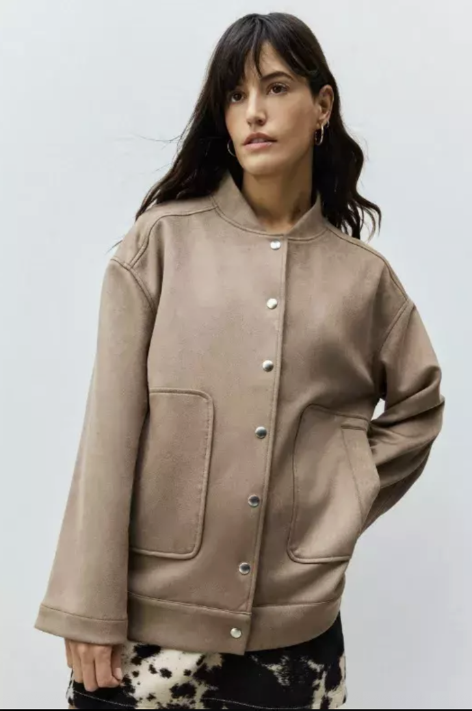 Oversize bomber, Next, 1000 Kč
Oversize bomber, Next, 1000 Kč