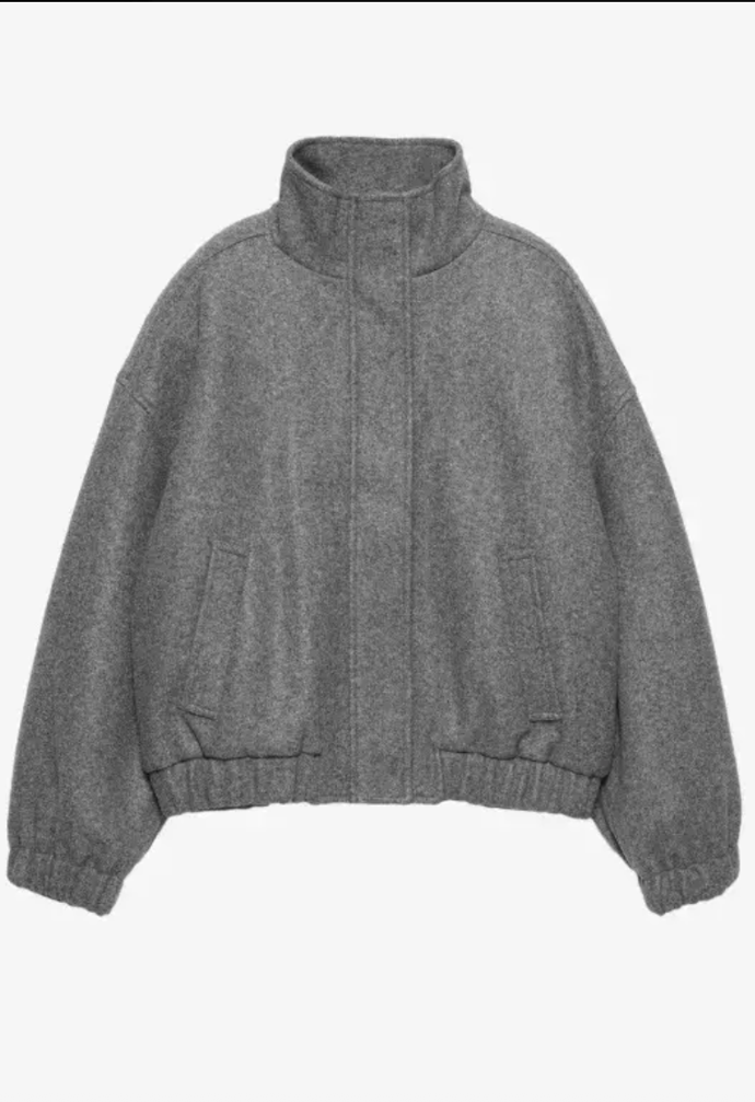 Oversize hřejivý bomber, Pull & Bear, 1299 Kč
Oversize hřejivý bomber, Pull & Bear, 1299 Kč