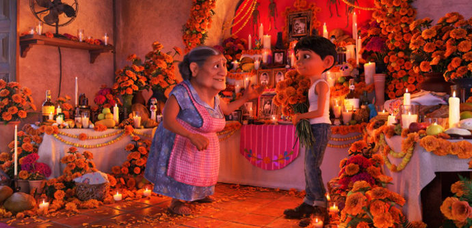 Animovaný film Coco ukazuje v plné kráse mexické oslavy svátku mrtvých. Rozhodně stojí za vidění. 
