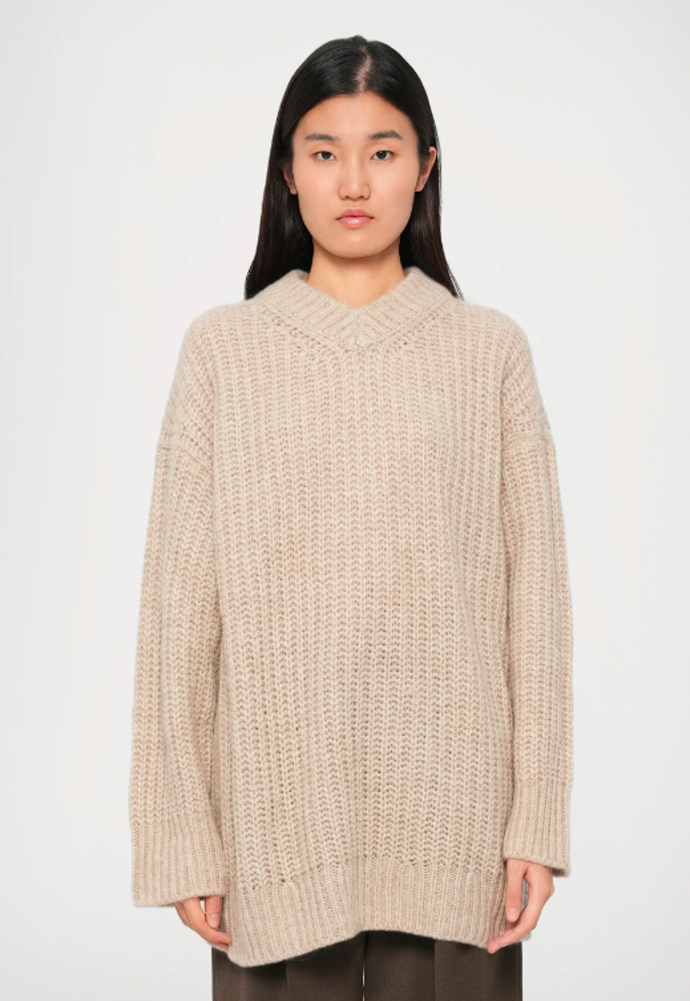 Oversized svetr, FILIPPA K, 9360 Kč
