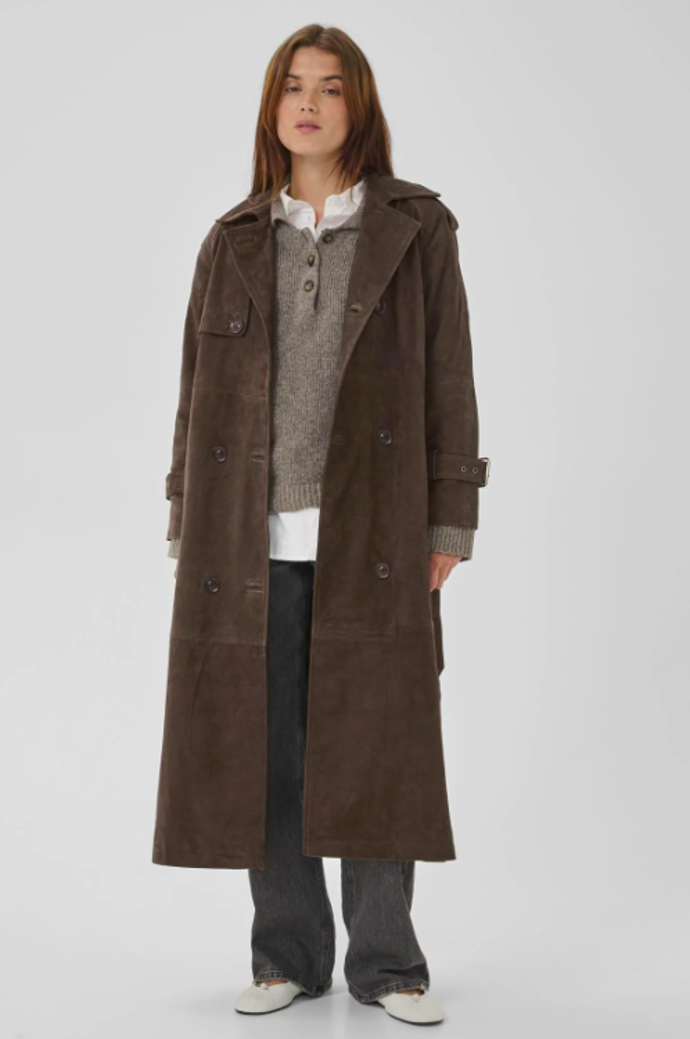 Semišový kabát, My Essential Wardrobe, 18450 Kč 
