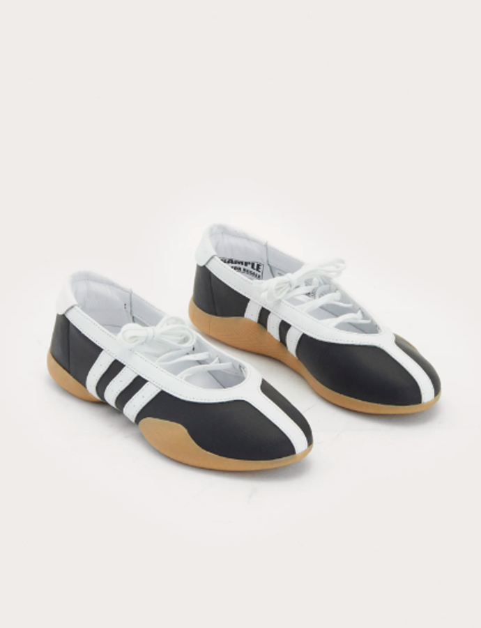 Tenisky, adidas Originals, 2400 Kč
Tenisky, adidas Originals, 2400 Kč