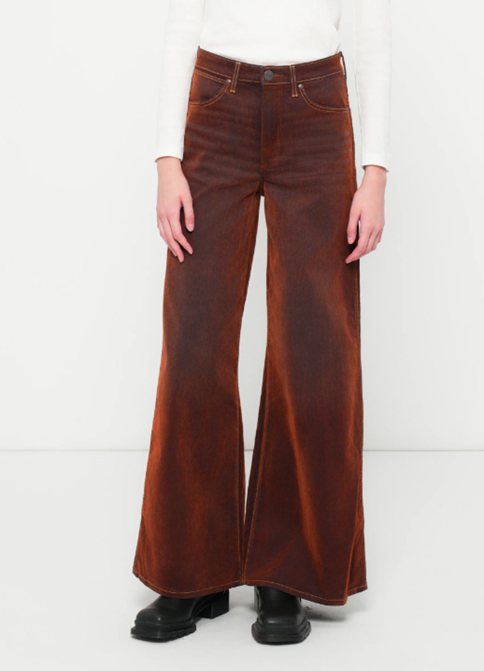 Hnědé džíny, Wrangler, 3000 Kč
Hnědé džíny, Wrangler, 3000 Kč