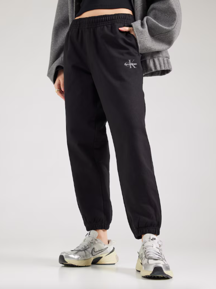 Calvin Klein 2124 Kč
Calvin Klein 2124 Kč