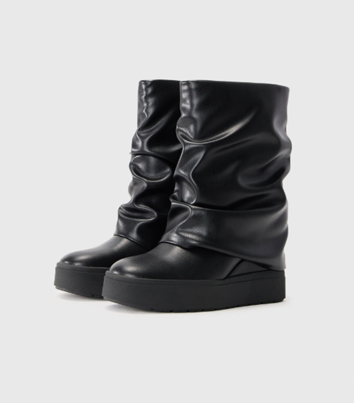 Slouchy kozačky, Guess, 3960 Kč
