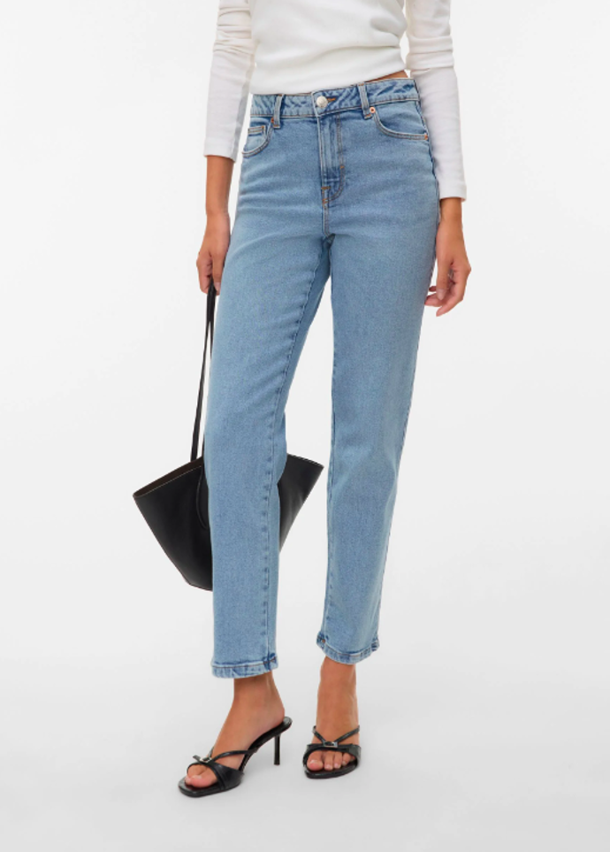Cigaretové džíny, Vero Moda, 960 Kč
