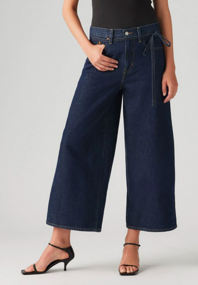 Culottes kalhoty, Levi's®, 2880 Kč
Culottes kalhoty, Levi's®, 2880 Kč
