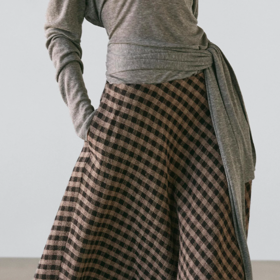 Kostkovaná sukně, Massimo Dutti, 2699 Kč
Kostkovaná sukně, Massimo Dutti, 2699 Kč