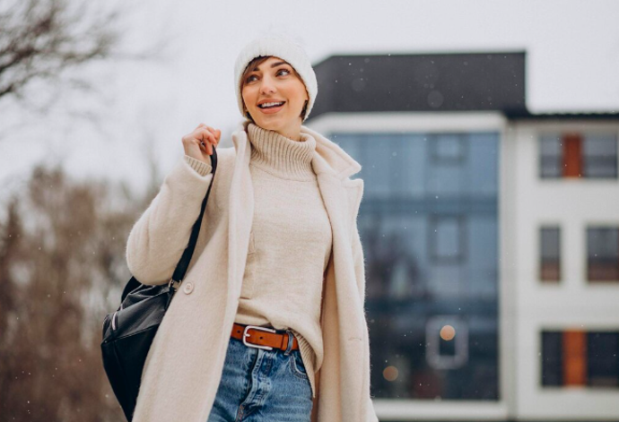 Čím je žena starší a vyrovnanější, tím častěji zjišťuje, že nepotřebuje složité kombinace ani výrazné trendy, aby vypadala dobře.
Čím je žena starší a vyrovnanější, tím častěji zjišťuje, že nepotřebuje složité kombinace ani výrazné trendy, aby vypadala dobře.