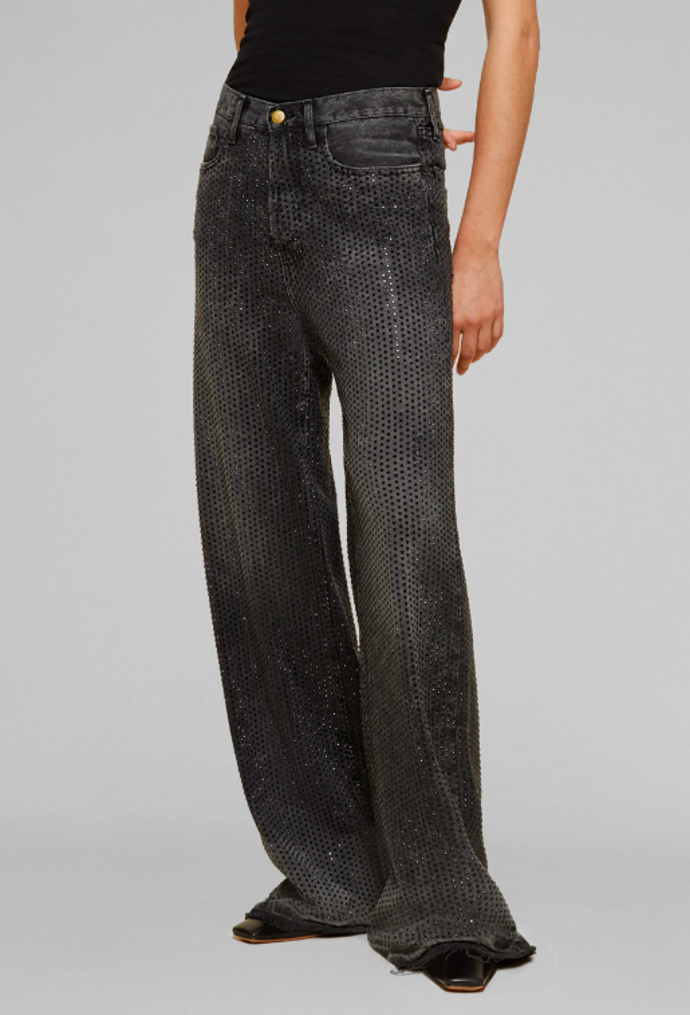 Puddle džíny, LOIS Jeans, 17000 Kč
Puddle džíny, LOIS Jeans, 17000 Kč