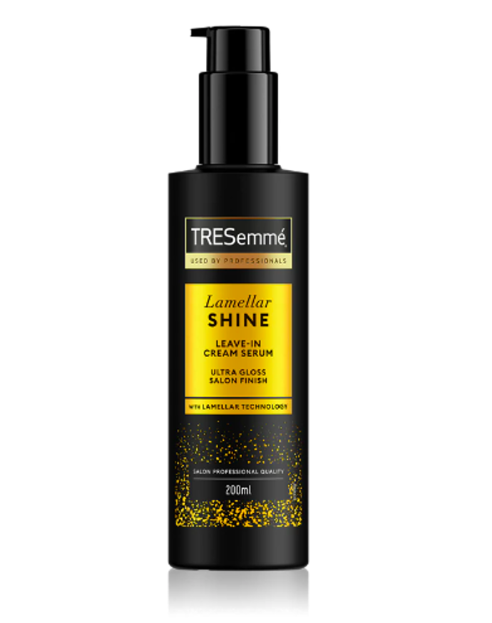 Sérum pro lesk a hebkost vlasů, Tresemmé, 317 Kč
Sérum pro lesk a hebkost vlasů, Tresemmé, 317 Kč