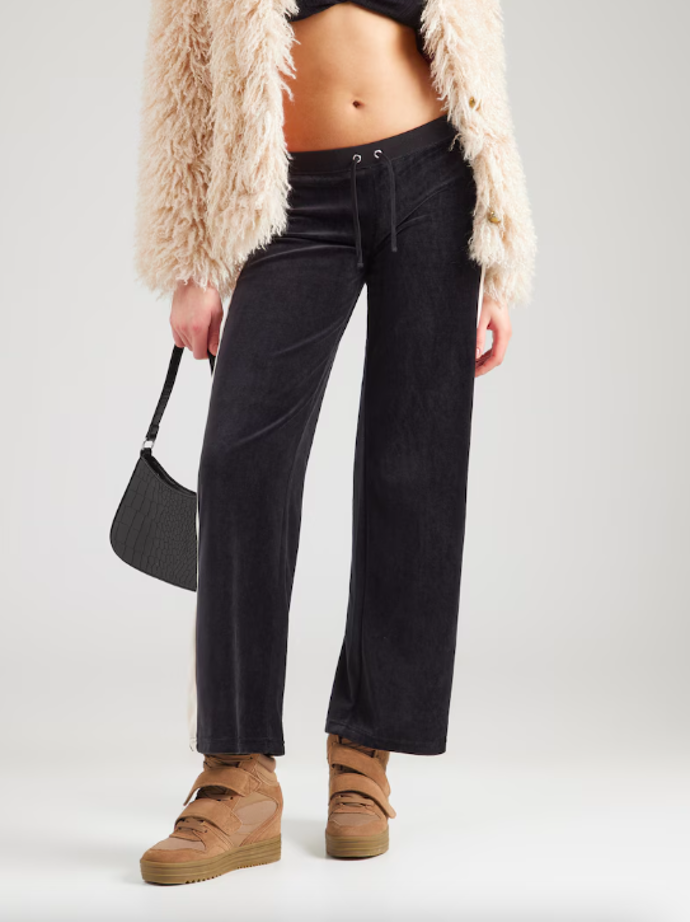 Juicy Couture 2349 Kč
Juicy Couture 2349 Kč