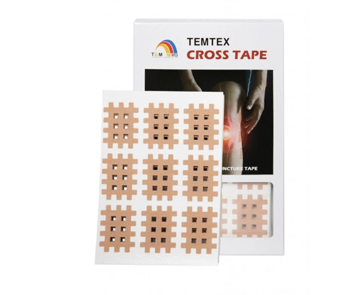 Cross Tape je malá, neelastická mřížka, kterou přikládáme na tzv. spoušťové body. Svaly jsou ovládány nejen somatomotorickými a somatosenzitivními nervy, ale také vegetativními nervy, mající vliv na svaly a kůži. Kůže a svaly jsou tedy ústřední tkáně pro přenos nervových vzruchů. Temtex Cross Tape může pomoci vyřešit nejen svalové, ale i cévní problémy. Obsahuje hypoalergenní lepidlo, neobsahuje latex, je voděodolný. 339 Kč
