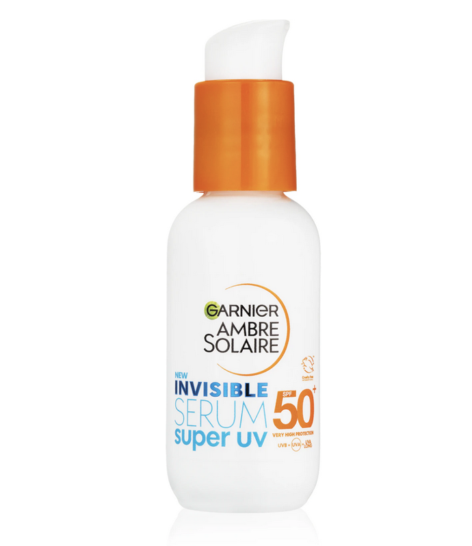 Lehké sérum s vysokou UV ochranou SPF 50+ Garnier Ambre Solaire Super UV je ideálním řešením pro každodenní péči o pleť vystavenou slunečním paprskům. Díky své fluidní konzistenci se okamžitě vstřebává a nezanechává mastný ani lepivý film. Zároveň obohacuje pleť o ceramidy, které ji vyživují a regenerují. 300 Kč
Lehké sérum s vysokou UV ochranou SPF 50+ Garnier Ambre Solaire Super UV je ideálním řešením pro každodenní péči o pleť vystavenou slunečním paprskům. Díky své fluidní konzistenci se okamžitě vstřebává a nezanechává mastný ani lepivý film. Zároveň obohacuje pleť o ceramidy, které ji vyživují a regenerují. 300 Kč
